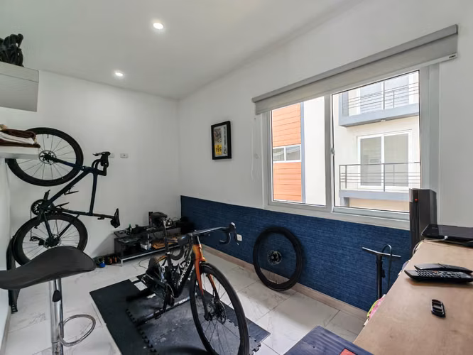 Venta de apartamento, 4 habitaciones. Uruca