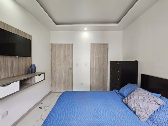 Venta de apartamento, 4 habitaciones. Uruca