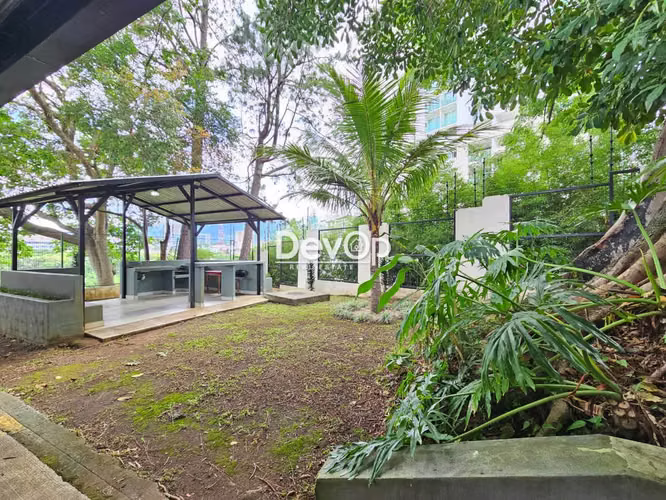 Venta de apartamento, 4 habitaciones. Uruca