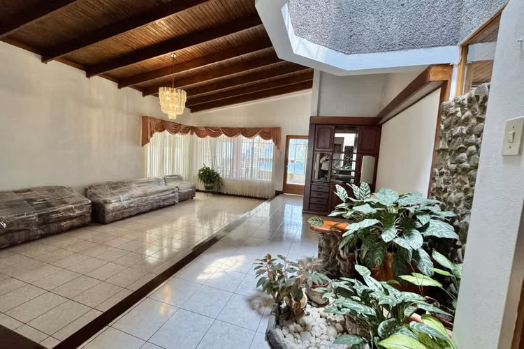 Venta de casa en Moravia (Oficina, clínica, centro de estudio) - Imagen 3