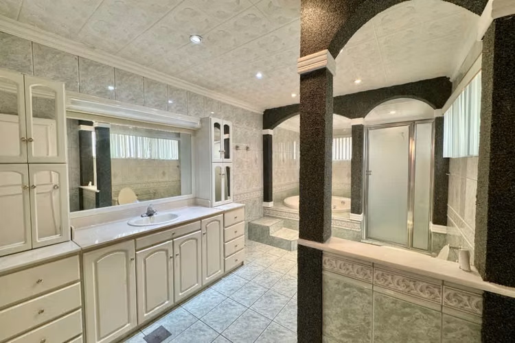 Venta de casa en Moravia (Oficina, clínica, centro de estudio) - Imagen 9