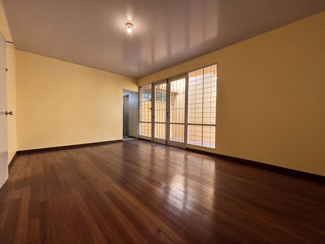 VENTA DE CASA ESQUINERA – USO DE SUELO MIXTO