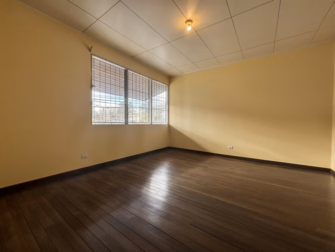 VENTA DE CASA ESQUINERA – USO DE SUELO MIXTO