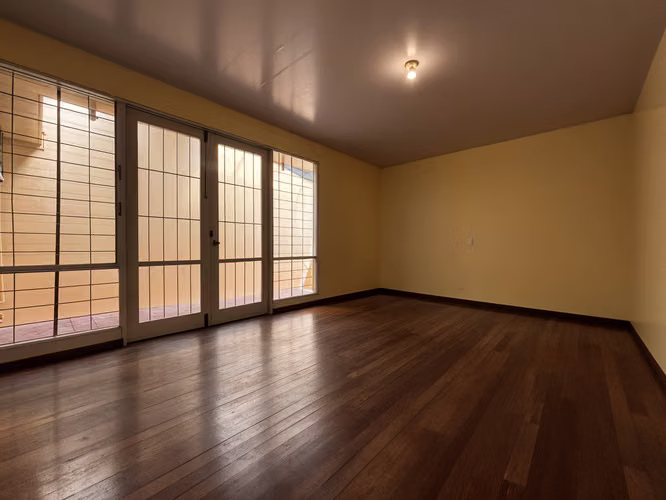 VENTA DE CASA ESQUINERA – USO DE SUELO MIXTO