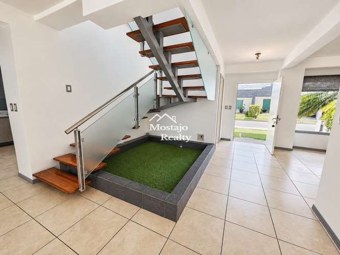 Alquiler Casa amplia, Condominio Hacienda Barcelona, Santa Ana - Imagen 2
