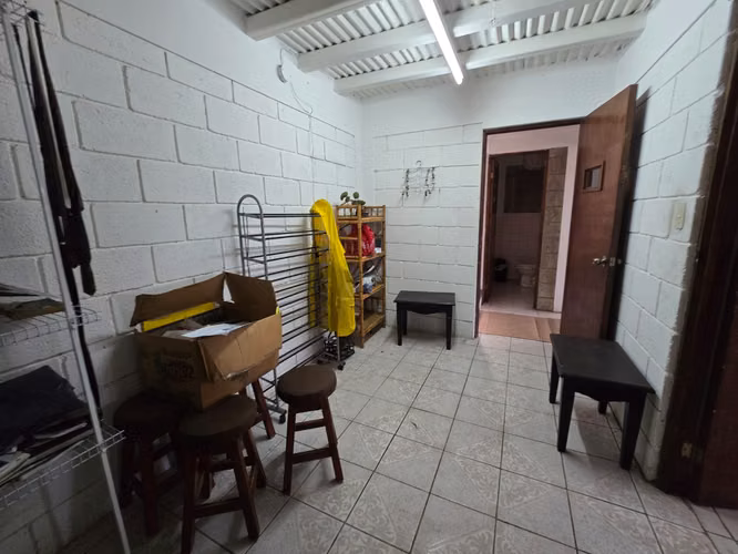 Alquiler  o venta de local comercial en Rohrmoser