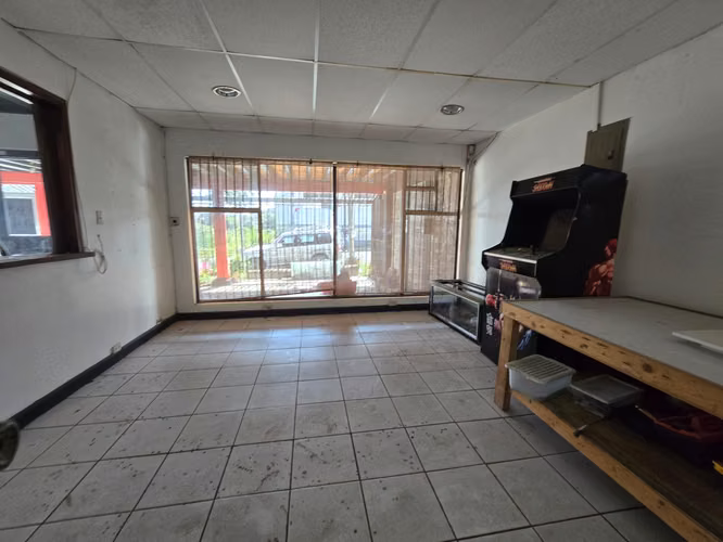Alquiler  o venta de local comercial en Rohrmoser