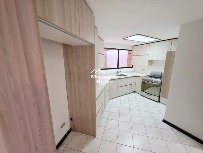 Venta de Casa, Condominio por el Country Club de Escazú, 4 parqueos - Imagen 7