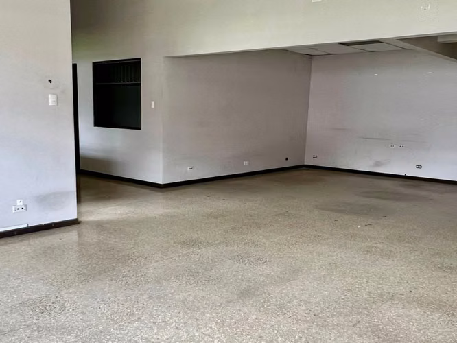 ALQUILER DE ESPACIO DE OFICINAS EN SANTA ANA