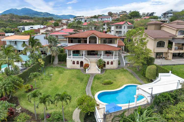 Villa Lunavista con Vistas Panorámicas en Guachipelín, Escazú