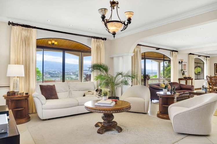 Villa Lunavista con Vistas Panorámicas en Guachipelín, Escazú
