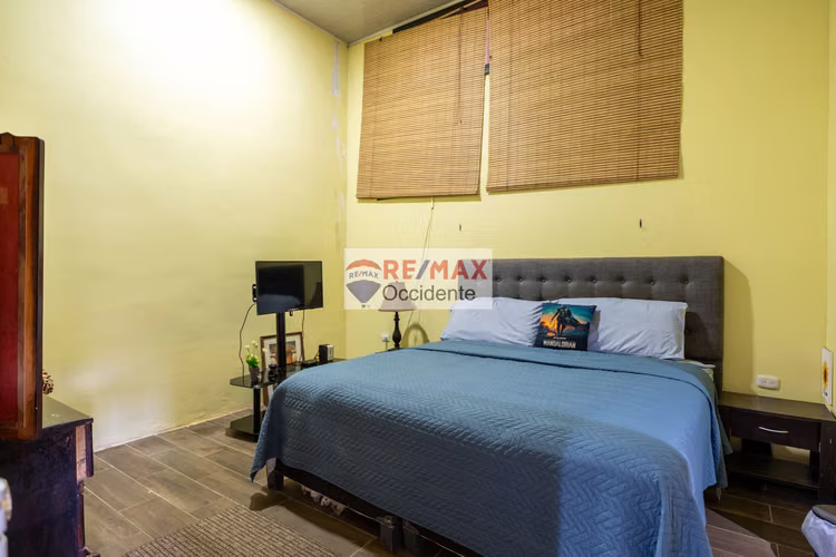 Casa en venta con Apartamentos ingreso privado
