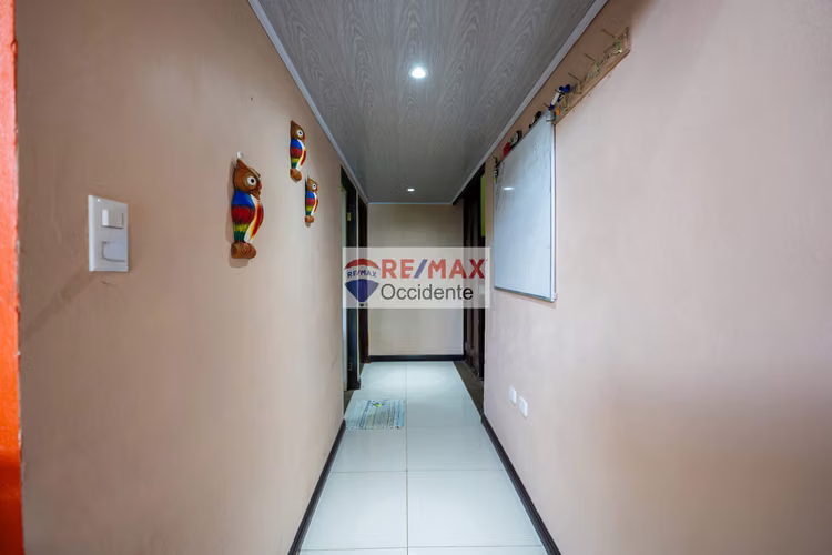 Casa en venta con Apartamentos ingreso privado