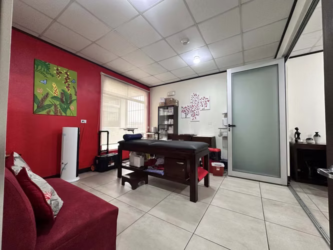 Local Comercial en Venta en Cartago Centro | Comercial Multifuncional / Clínica Activa + Potencial Residencial.