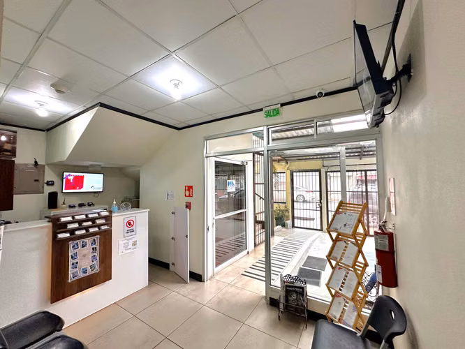 Local Comercial en Venta en Cartago Centro | Comercial Multifuncional / Clínica Activa + Potencial Residencial.