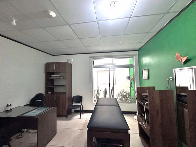 Local Comercial en Venta en Cartago Centro | Comercial Multifuncional / Clínica Activa + Potencial Residencial.
