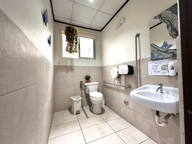 Local Comercial en Venta en Cartago Centro | Comercial Multifuncional / Clínica Activa + Potencial Residencial.