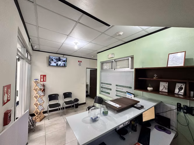 Local Comercial en Venta en Cartago Centro | Comercial Multifuncional / Clínica Activa + Potencial Residencial.