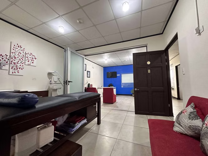 Local Comercial en Venta en Cartago Centro | Comercial Multifuncional / Clínica Activa + Potencial Residencial.
