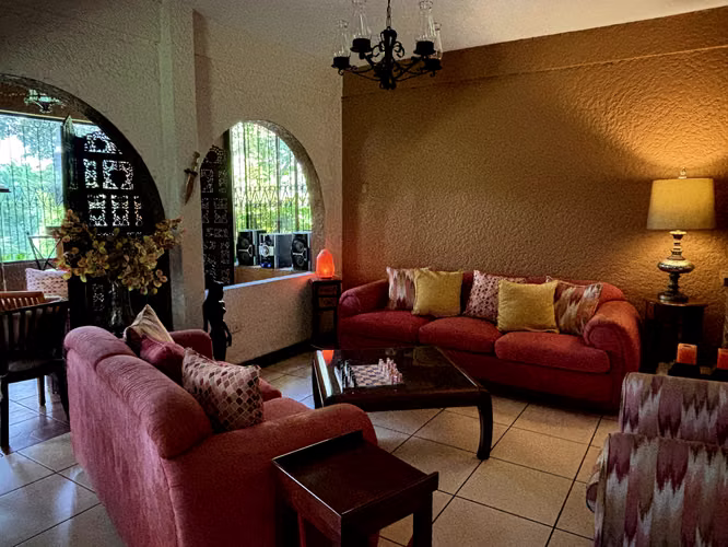 Venta Casa Escazú, San José Uso Mixto