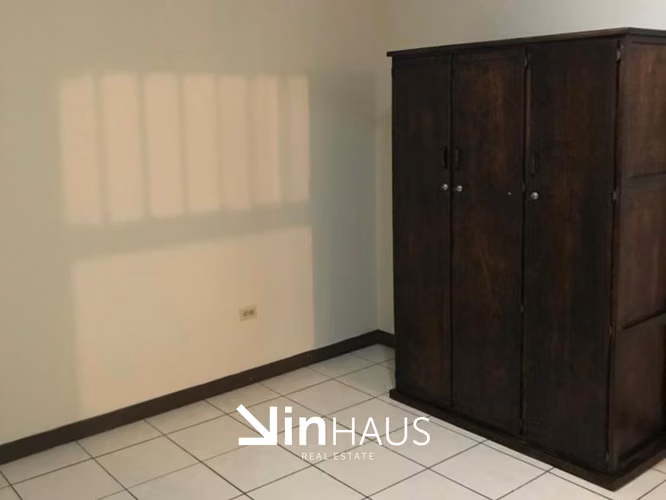 Venta de propiedad con 4 apartamentos en Hatillo 1 -EU