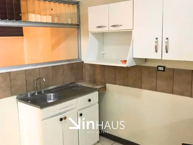 Venta de propiedad con 4 apartamentos en Hatillo 1 -EU