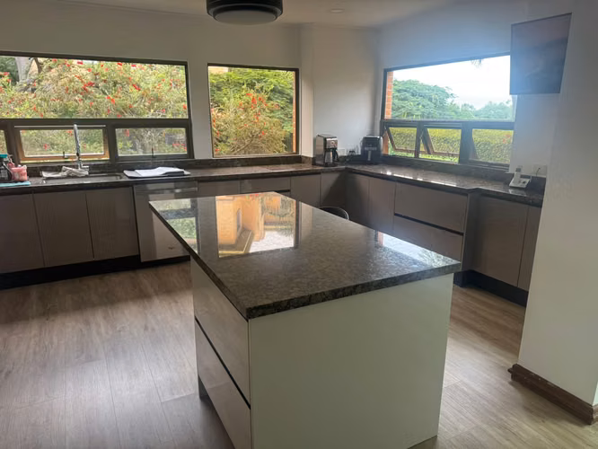 ALQUILER/VENTA DE CASA EN VILLA REAL* - Imagen 4