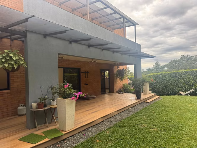 ALQUILER/VENTA DE CASA EN VILLA REAL*
