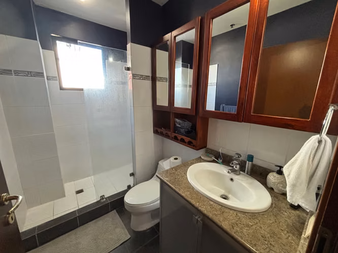 Venta de apartamento en torre en Trejos Montealegre, Escazú, 5841