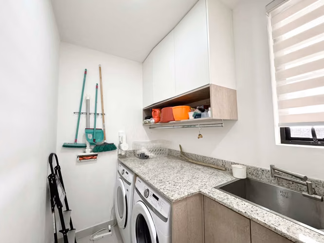 VENTA DE CASA EN SANTA ANA BOULEVARD