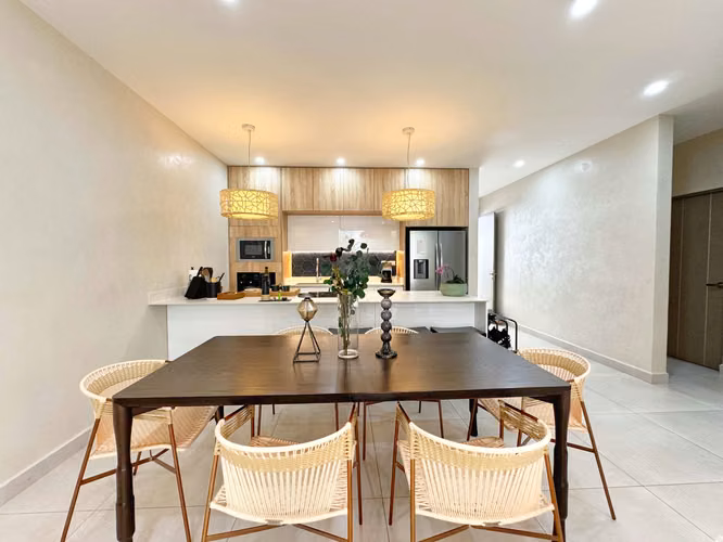 VENTA DE CASA EN SANTA ANA BOULEVARD