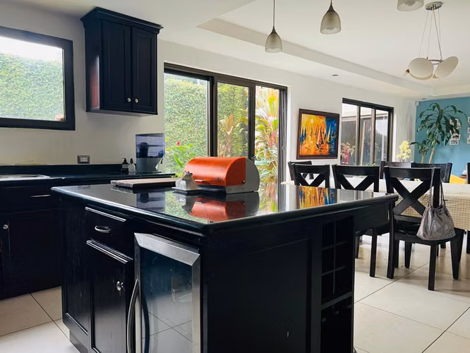 Casa en Venta en Condominio Exclusivo en San Joaquín de Flores – ¡Tu hogar ideal en Heredia!