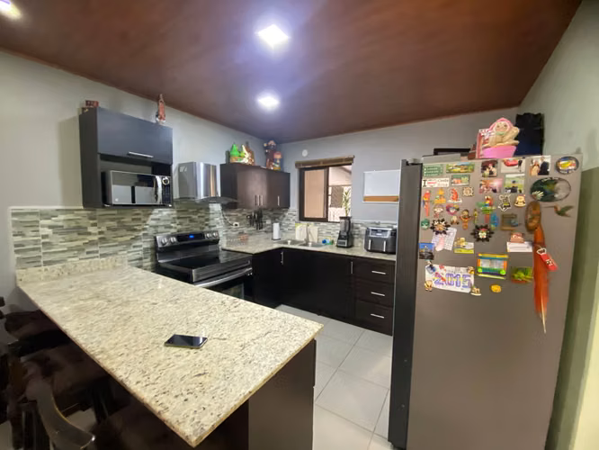 VENTA DE CASA EN RESIDENCIAL MARIANELA EN ALAJUELA - Imagen 5