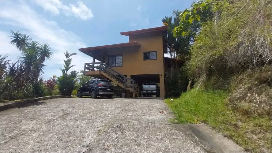 Dos impresionantes casas con vista al mar
