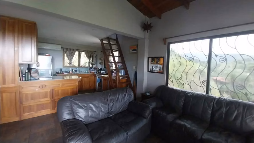 Dos impresionantes casas con vista al mar