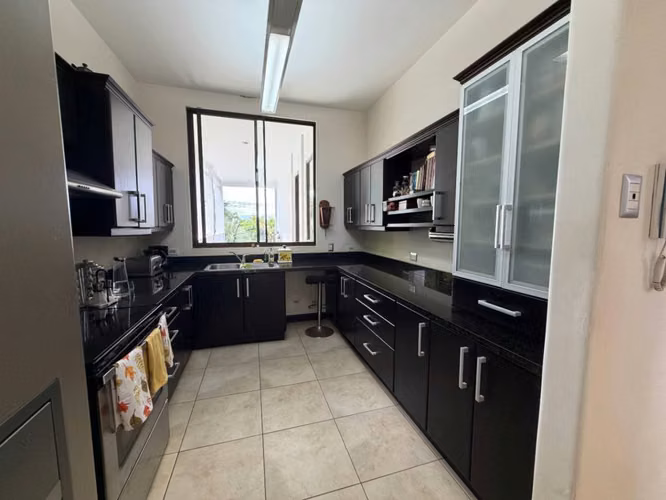 Venta de casa en Condominio en Ulloa, Heredia
