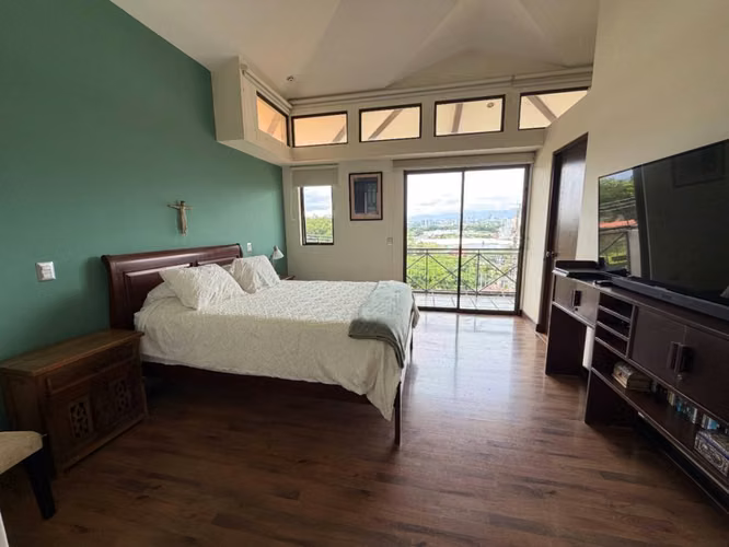 Venta de casa en Condominio en Ulloa, Heredia