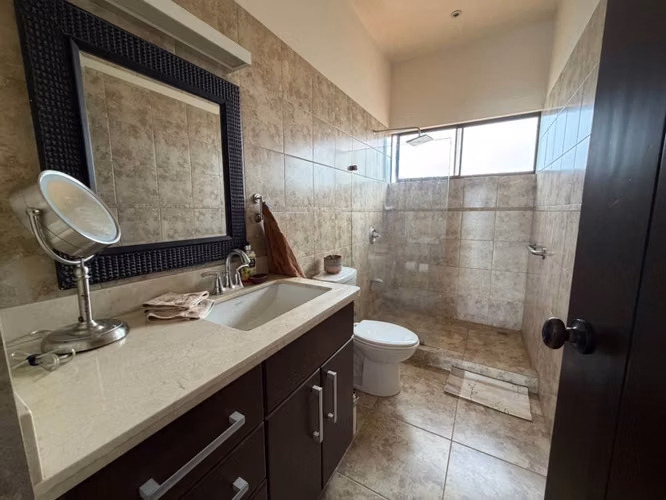 Venta de casa en Condominio en Ulloa, Heredia
