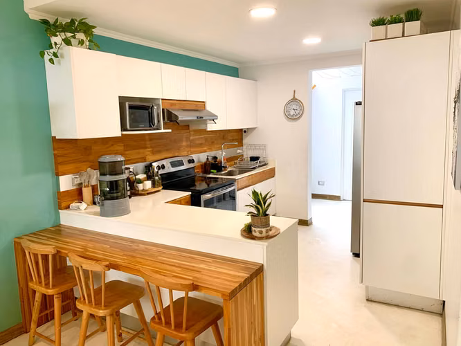 Venta de casa remodelada en Condominio Rincón de la Quebrada, Guachipelín de Escazú