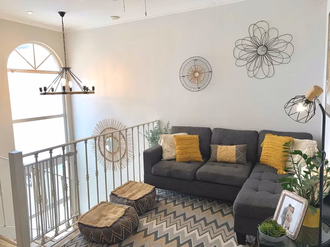 Venta de casa remodelada en Condominio Rincón de la Quebrada, Guachipelín de Escazú