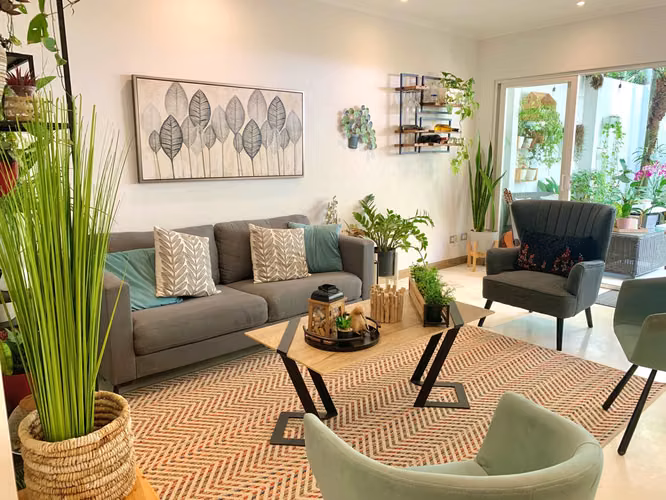 Venta de casa remodelada en Condominio Rincón de la Quebrada, Guachipelín de Escazú