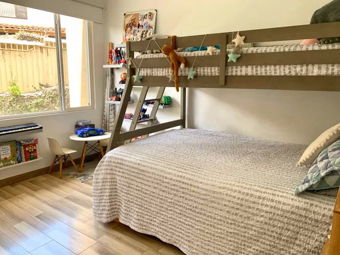 Venta de casa remodelada en Condominio Rincón de la Quebrada, Guachipelín de Escazú