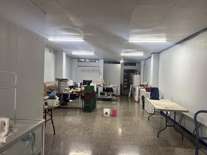 Local Comercial, muy buena exposición - Imagen 3