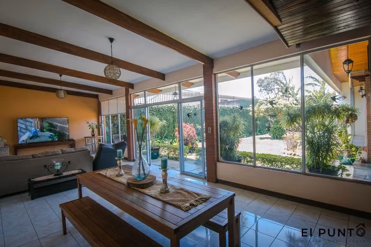 Venta de Casa independiente en Sabanilla Montes de Oca