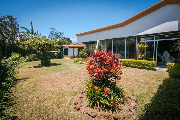 Venta de Casa independiente en Sabanilla Montes de Oca