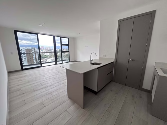 Apartamento en venta en La Sabana. Torre nueva.