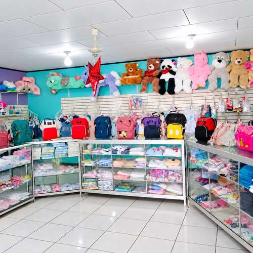 Propiedad comercial esquinera con 7 locales en Guayabo de Bagaces 