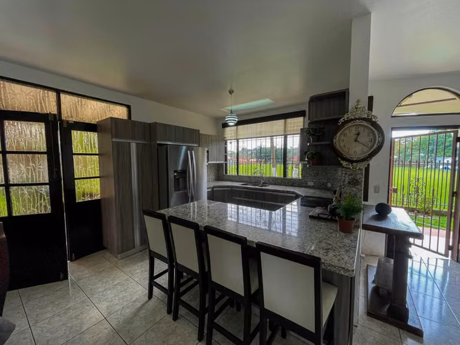 Se vende Casa Naranjo 3 habitaciones - Imagen 10