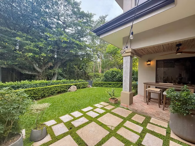 VENTA DE CASA EN LAURELES, ESCAZÚ*