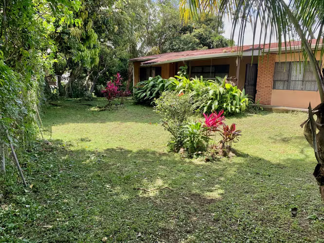 Terreno en Santa Ana Centro – $225,000